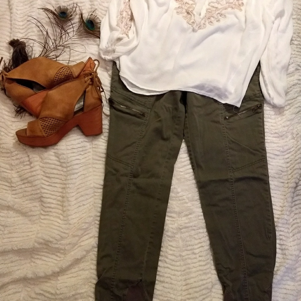 Khaki slim cut jeans